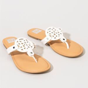 Dolce Vita Gotie Laser Cut Studded Thong Sandal Size 8.5